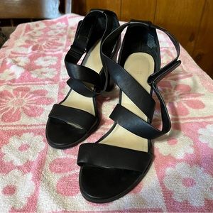 Simply Vera By Vera Wang Women's Braestar High Heels Sandals Black size 9.5
